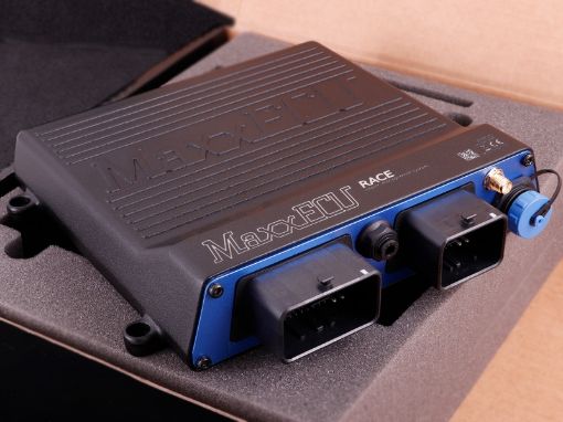 Picture of MaxxECU RACE H2O unit with no accessories in box
