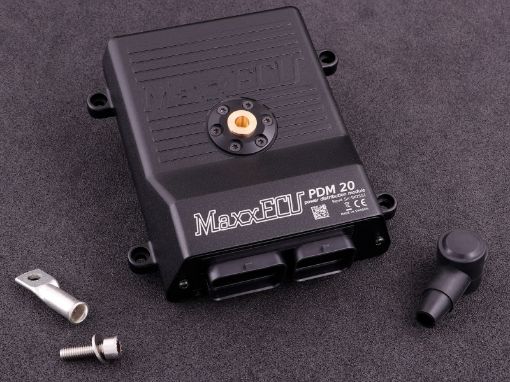 Picture of MaxxECU PDM20 with accessories